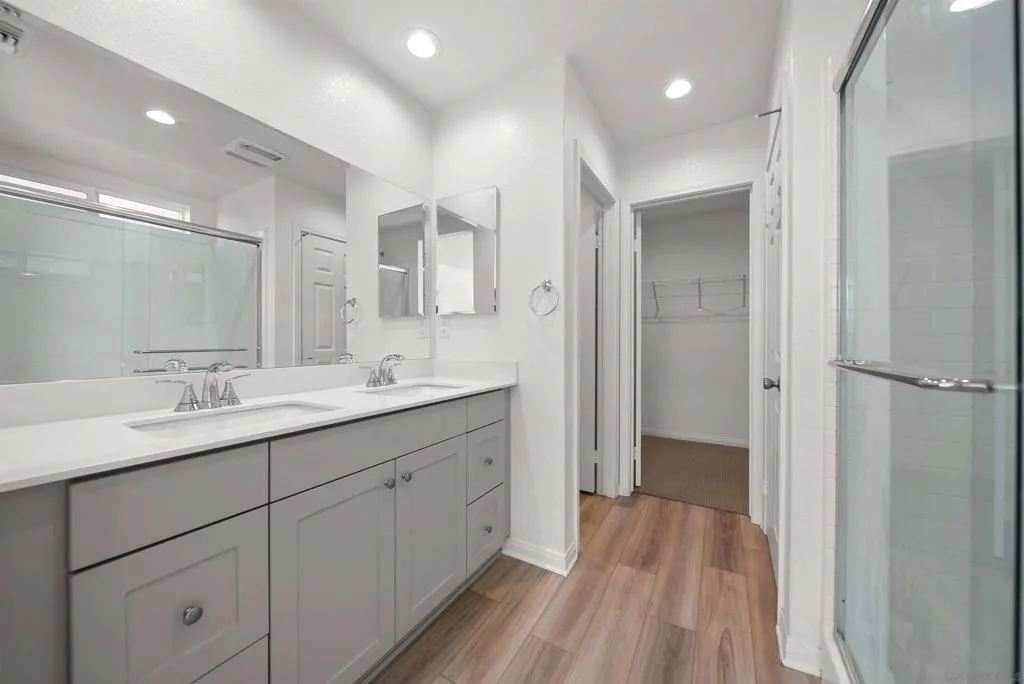 20075 Sanquinella Cir, Riverside, California 92507 home-pic-7